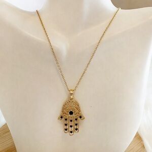 NWT Black & Gold Hamsa Pendant Necklace – Adjustable